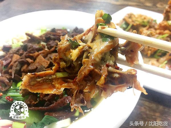 爱面条的秉性是改不了了，可是这自带吸管的大白梨你见过吗？