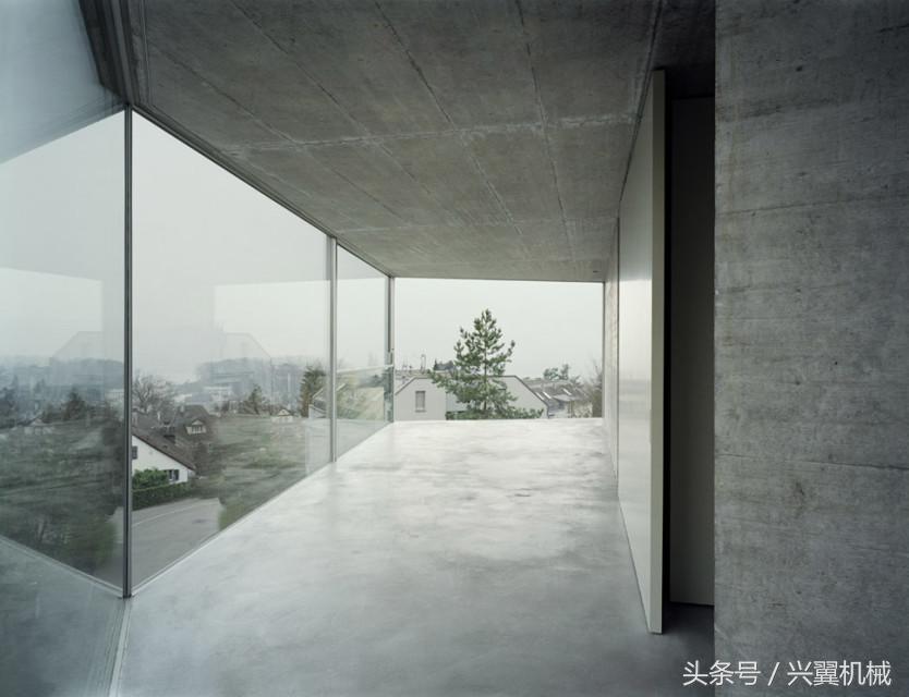 水泥地面老是返潮用什么纸粘贴,水泥地面返潮起砂怎么处理