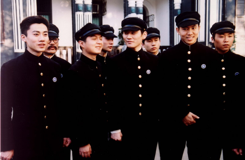 为何现在校服极土气极难看,中国丑校服