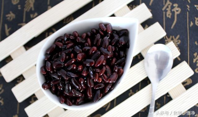 白发越来越多教你一招白发变黑发,白头发染黑天然方法