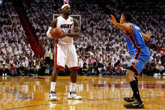 盘点近十年fmvp,近十年fmvp上脚球鞋