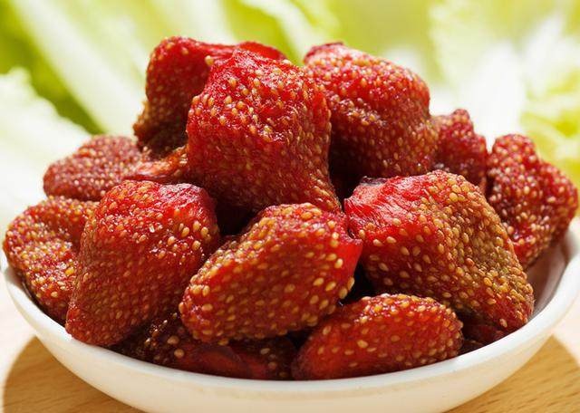 白发变多可能是缺少这种物质,少年白发变黑的方法如下