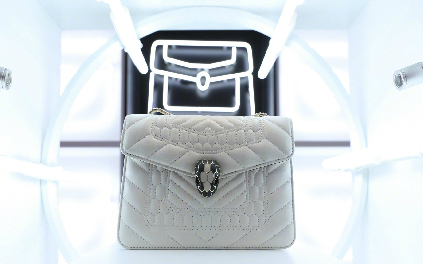 BVLGARI宝格丽派对,黑与白的梦幻之旅