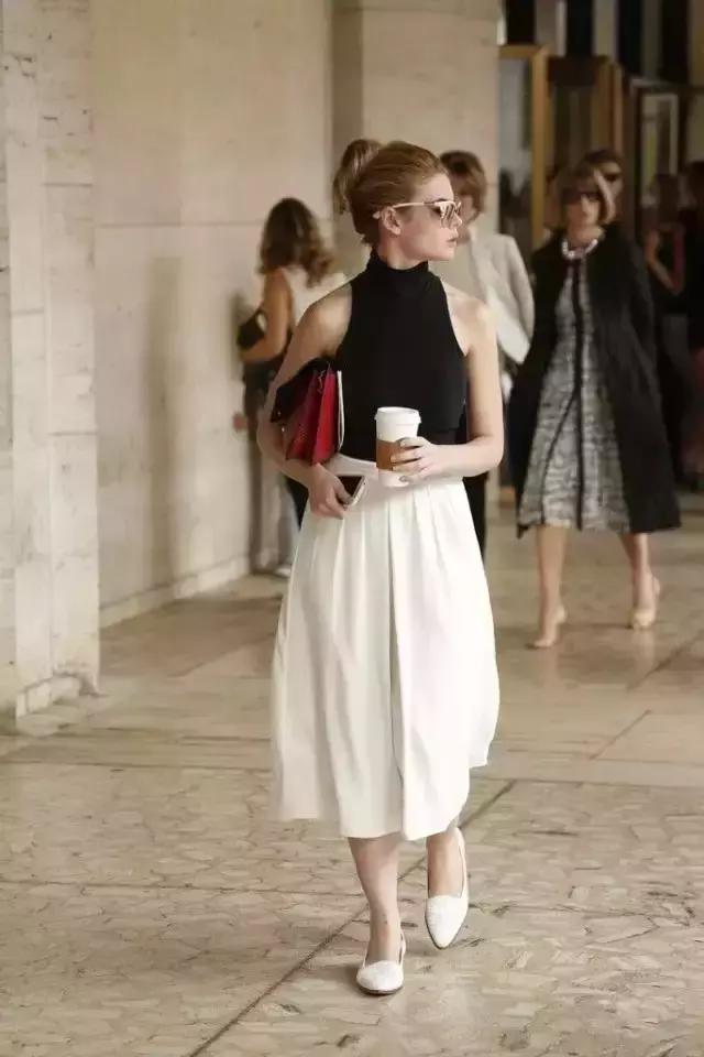 矮个子夏天穿阔腿裤好看吗,淡蓝色牛仔阔腿裤穿搭夏天学生