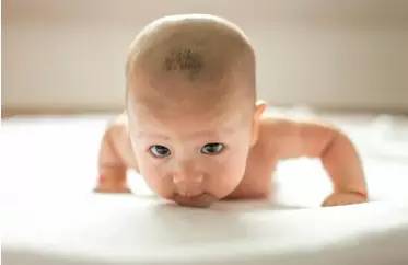 宝宝长牙睡不好觉吃什么,宝宝长牙会影响食欲和睡眠吗