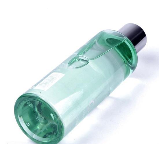 使用了过期护肤品皮肤会怎么样,护肤品过期了还能用吗有什么危害