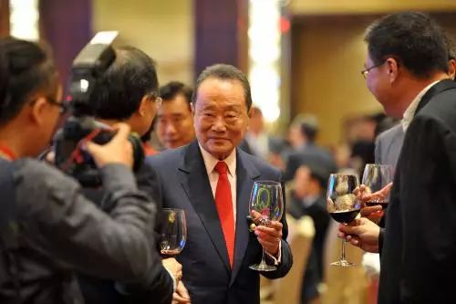 枪打了“出头鸟”，那些不出头的神秘富豪在做什么？