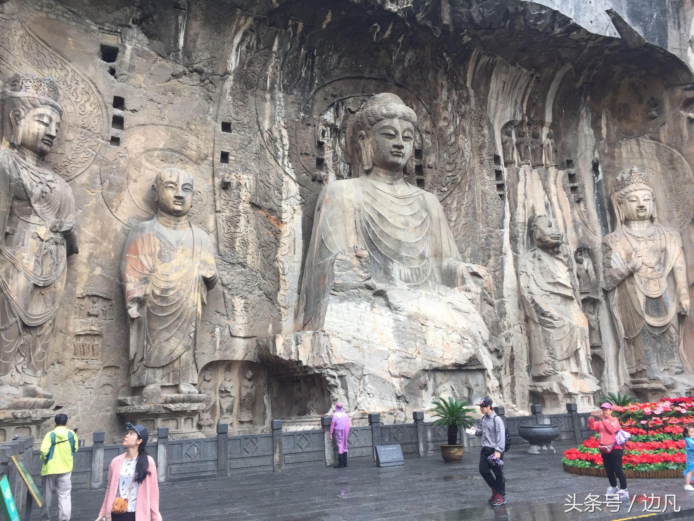 千年古都洛阳龙门石窟,被誉为东方维纳斯的是哪个石窟