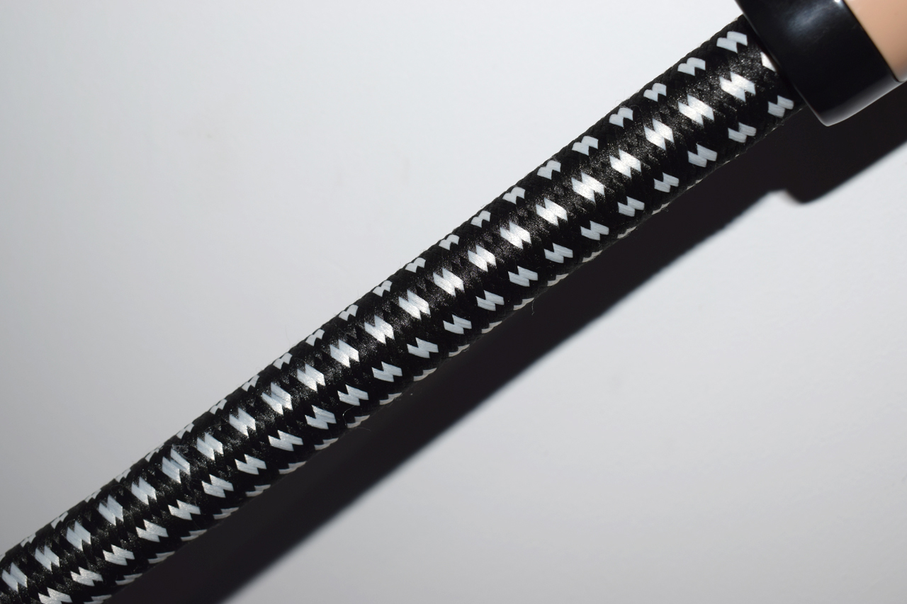 没有熨斗如何快速去除衣物褶皱,顽固褶皱的衣服没熨斗怎么办