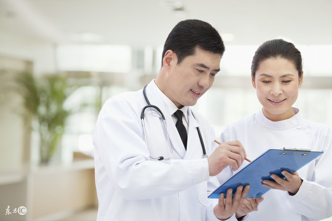 为什么一来皮肤科就让做激光,皮肤科医生可以操作激光治疗吗