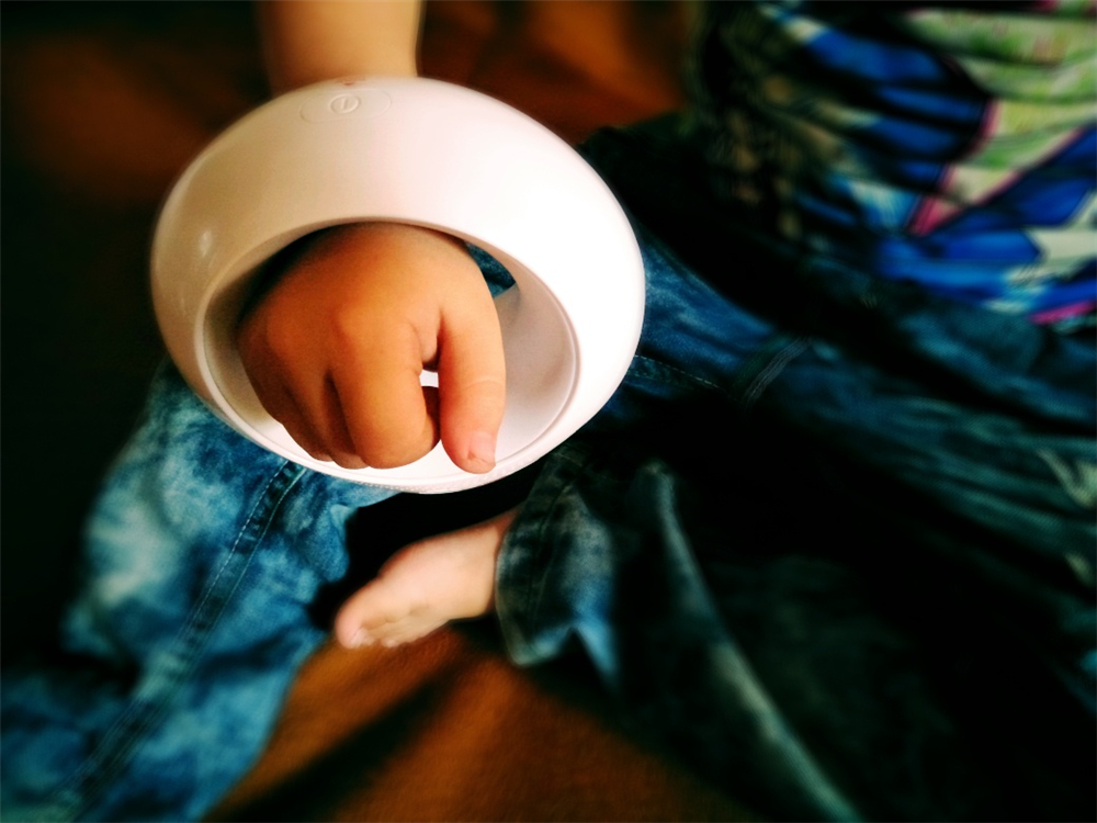 健康的智能陪伴——iBabyAir魔彩安睡灯