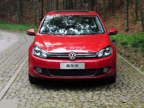 大众给高尔夫出敞篷版,汽车造型拉风,性价比超高