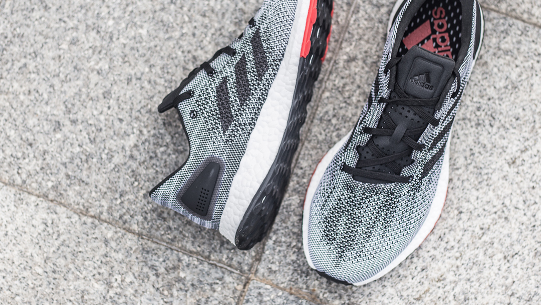 阿迪达斯pureboost有碳板吗,阿迪达斯pureboostdprgrey鞋底