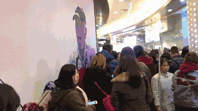 这年头店门口不站点黄牛，好意思说自己是网红？