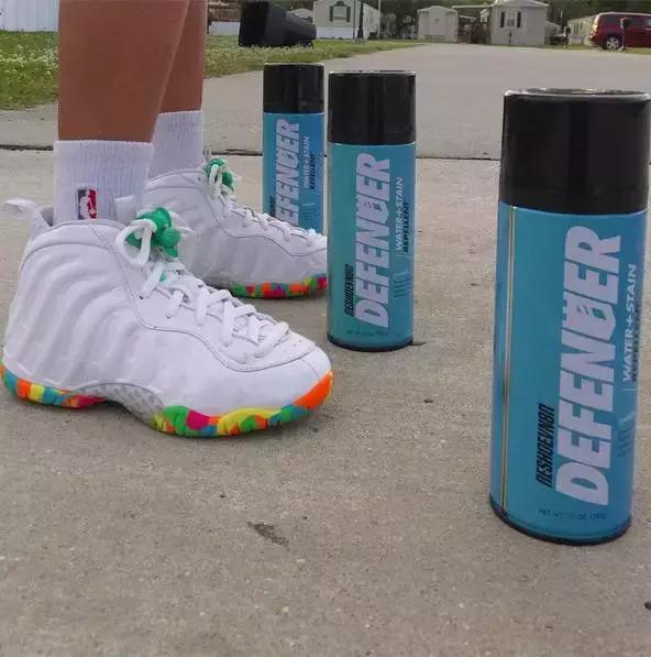 小女孩拥有第一双漂亮鞋子,七岁女孩球鞋