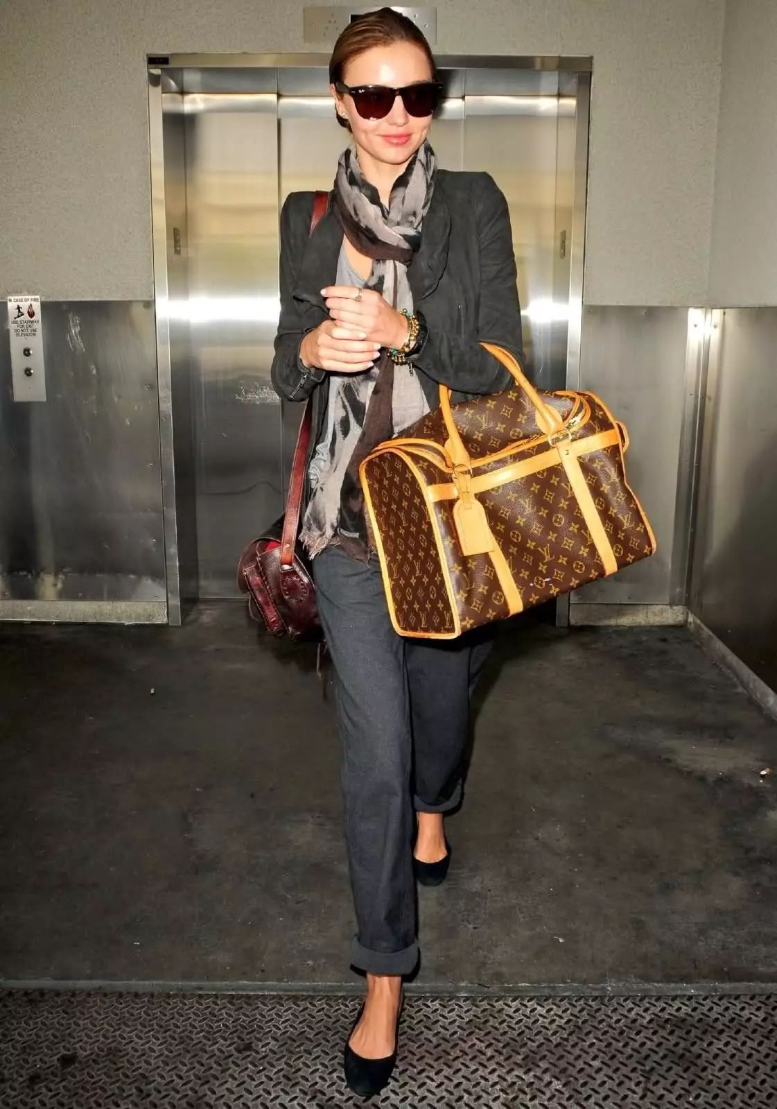 lv品牌宠物用品有哪些,如果你入门奢侈品就买lv