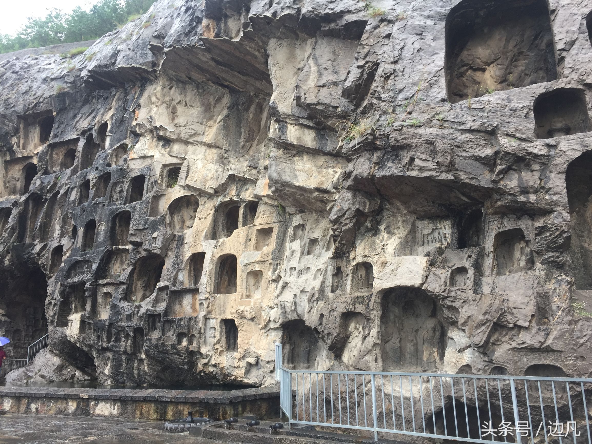 千年古都洛阳龙门石窟,被誉为东方维纳斯的是哪个石窟