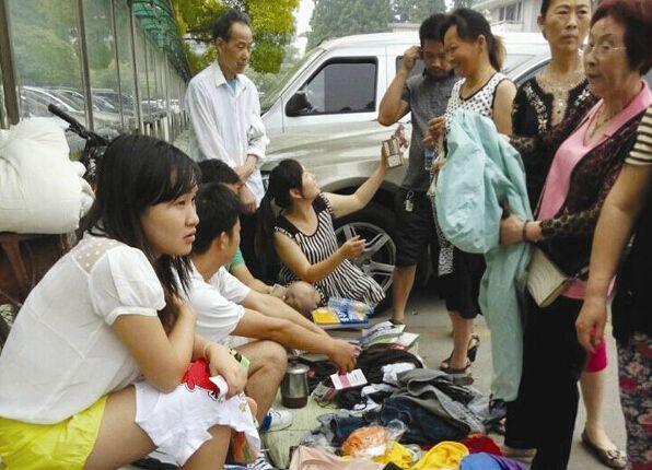 小商贩赚钱商机,大学开学赚钱的路子