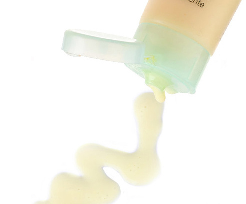 使用了过期护肤品皮肤会怎么样,护肤品过期了还能用吗有什么危害