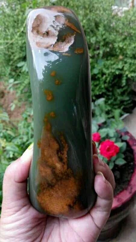 岫岩玉河磨和山料的区别,岫岩河磨玉属于和田玉吗