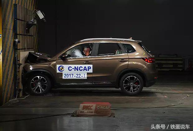 史上最破的车碰撞测试,2017碰撞测试视频最差的车