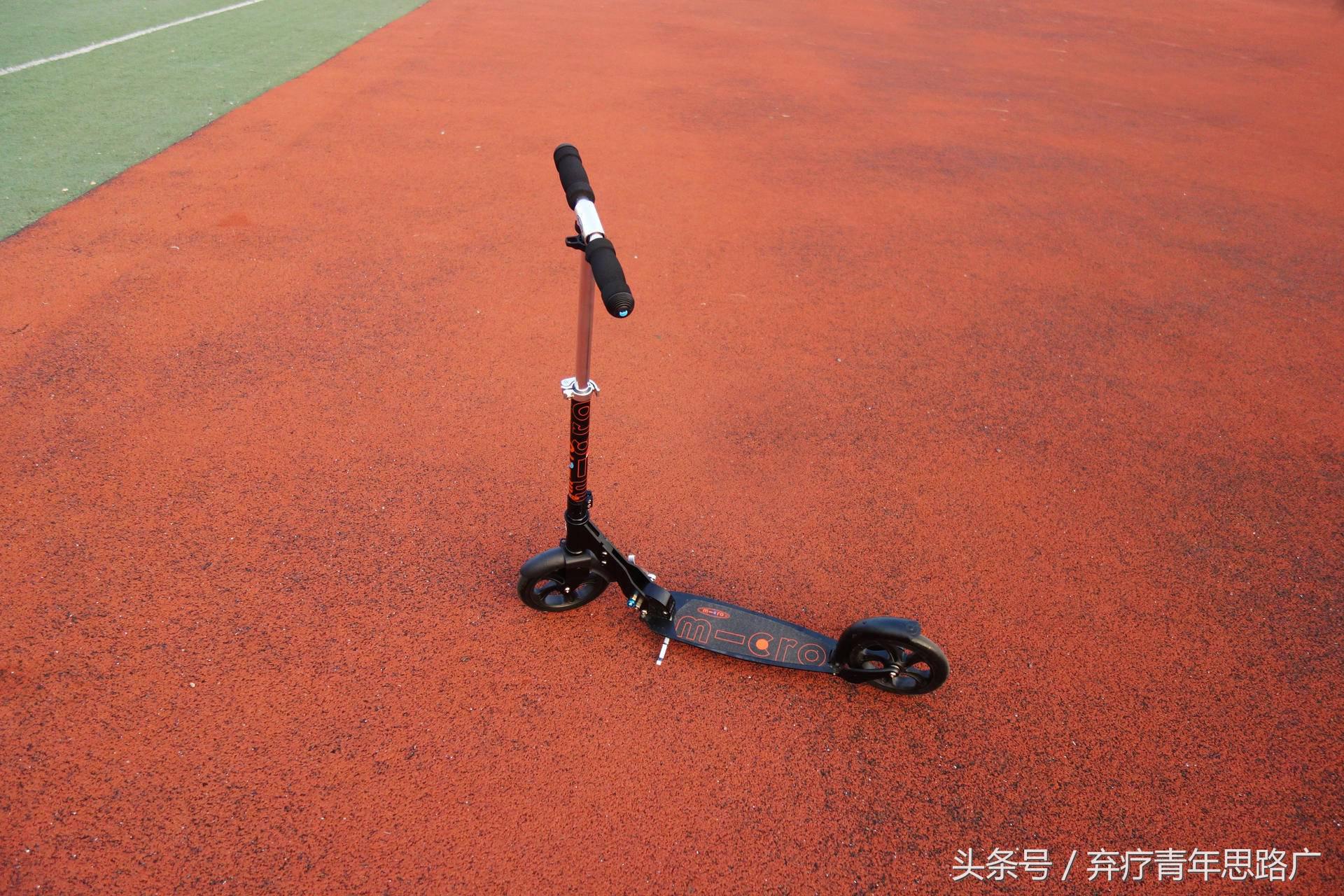 电动小型代步滑板车,高颜值电动代步滑板车