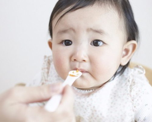 一颗糖都没有吃过的六岁小孩,却烂全牙,父母居然被医生骂无知