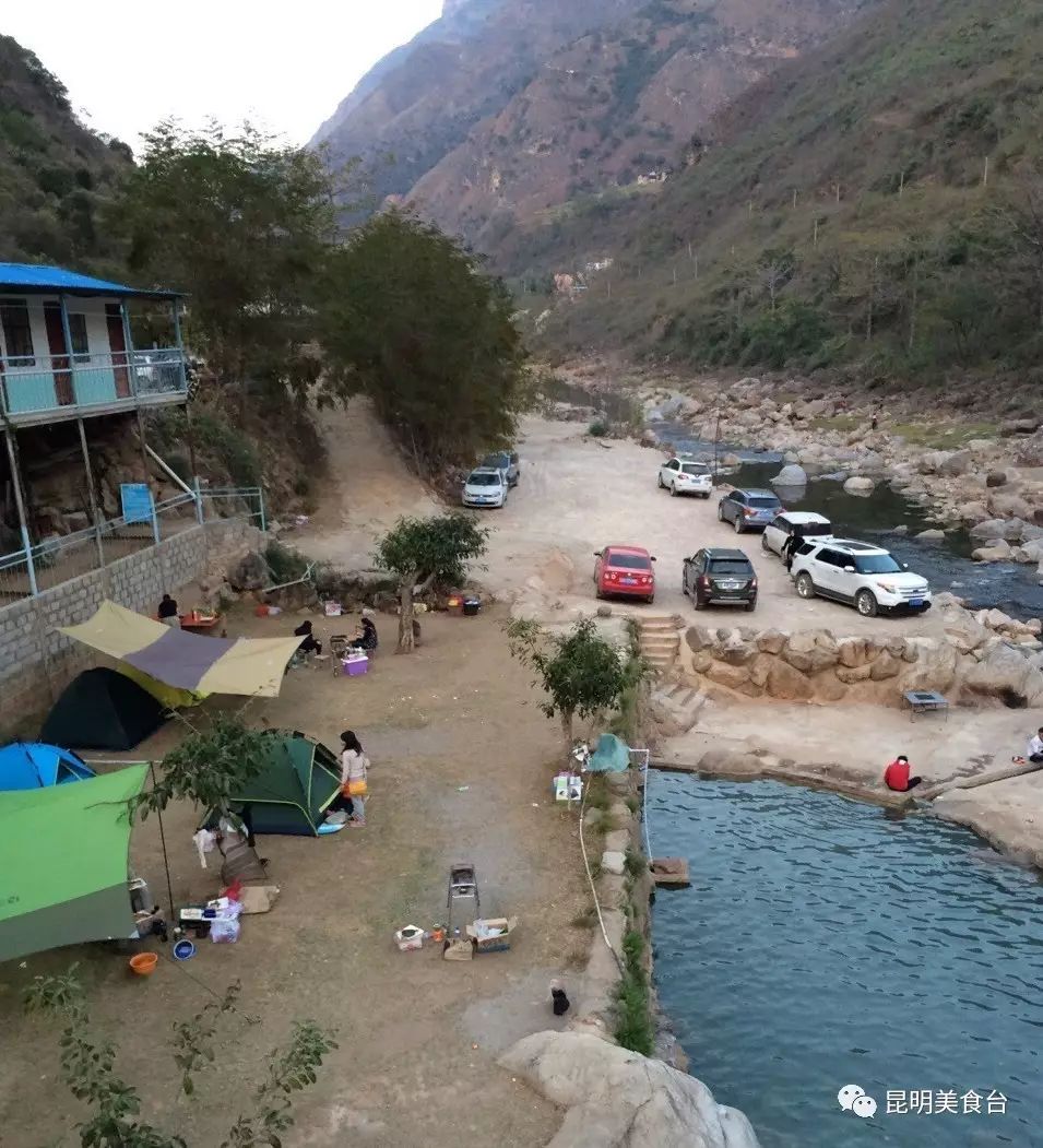 云南最神秘的六个野温泉，峡谷弥漫雾气小鱼咬脚，车底盘常常被刮