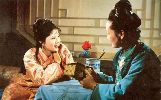 薛宝钗与多少人有私情,薛宝钗和林黛玉是情敌关系吗