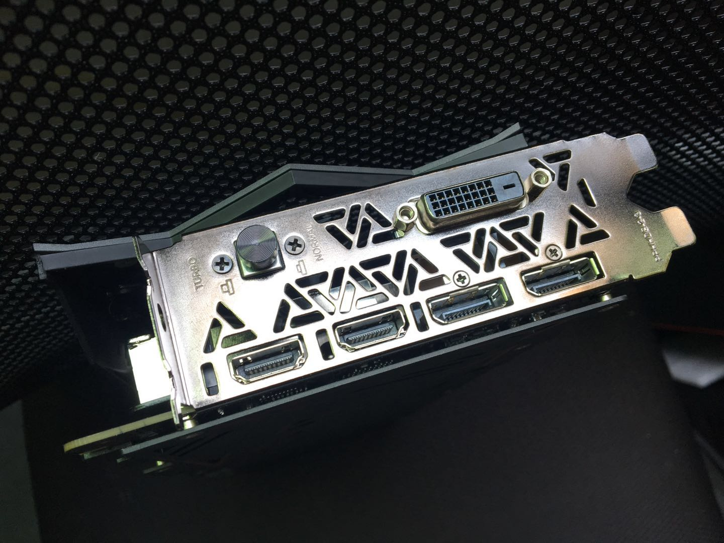 高温终结者，给自己换套不“发烧”配置