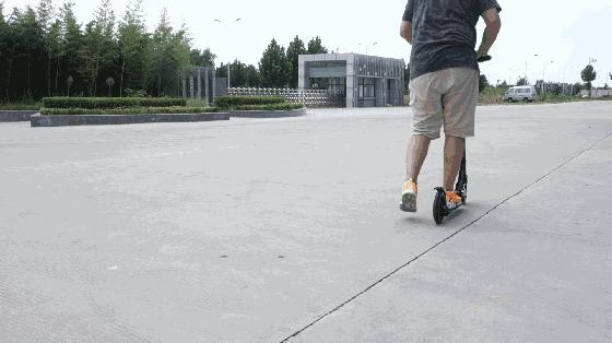 电动小型代步滑板车,高颜值电动代步滑板车