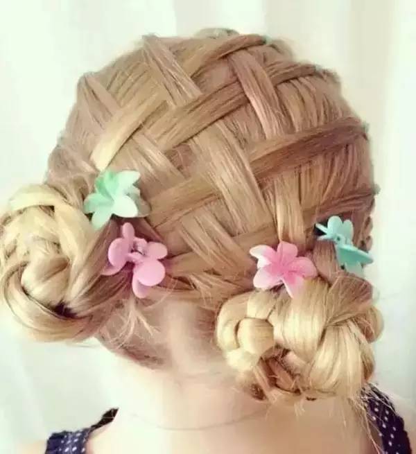 宝妈儿童编发之个性马尾辫编法,超级简单的儿童编发