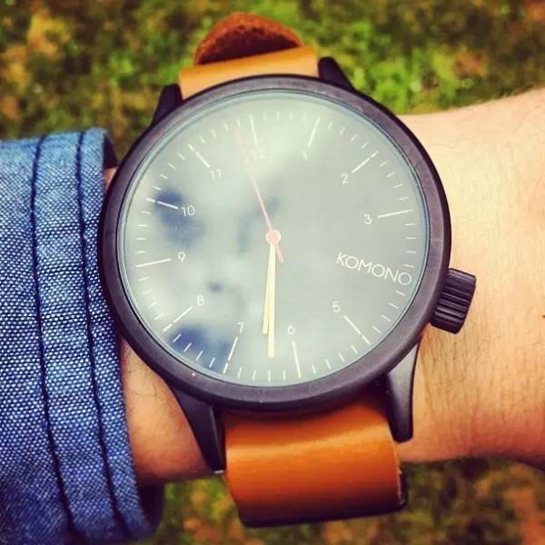 komono｜把手表放在画里卖？究竟是卖画还是卖手表啊