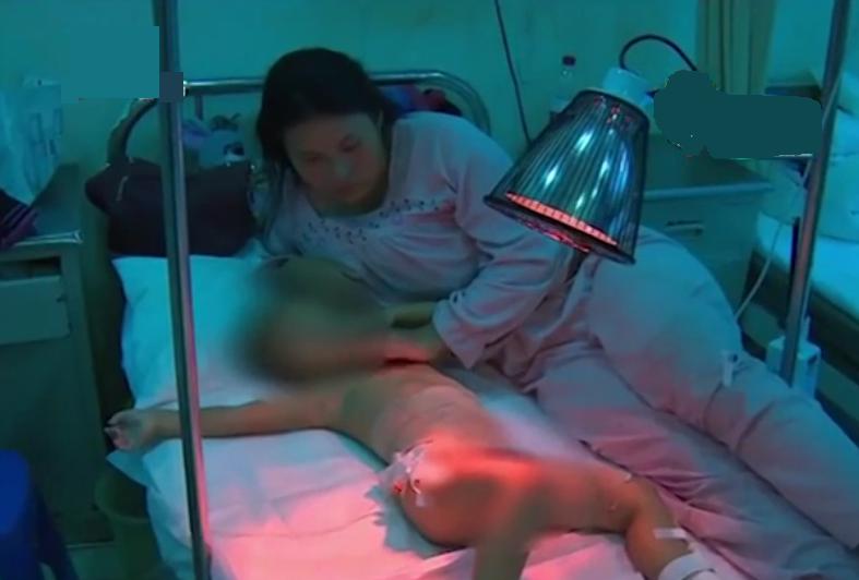 妈妈一个暖心的举动,一个动作小心毁了孩子