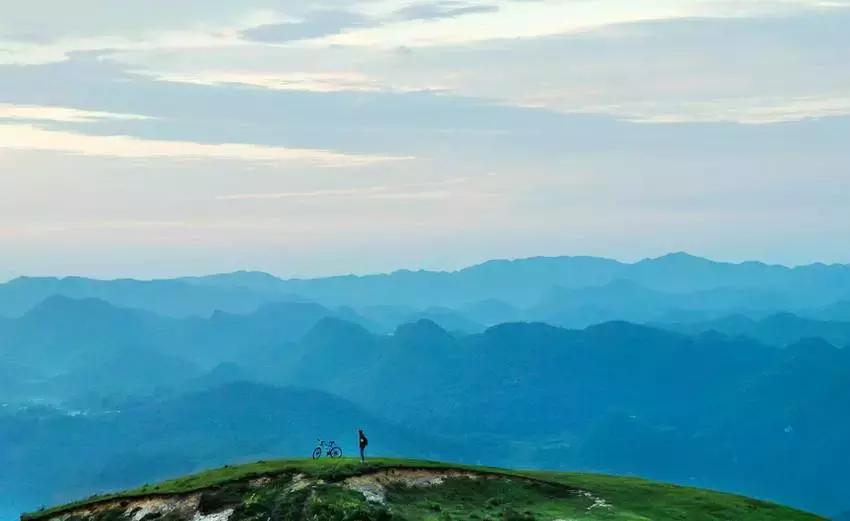 苹果发布会ppt图片横移切换效果,ppt如何做苹果发布会圆形渐变