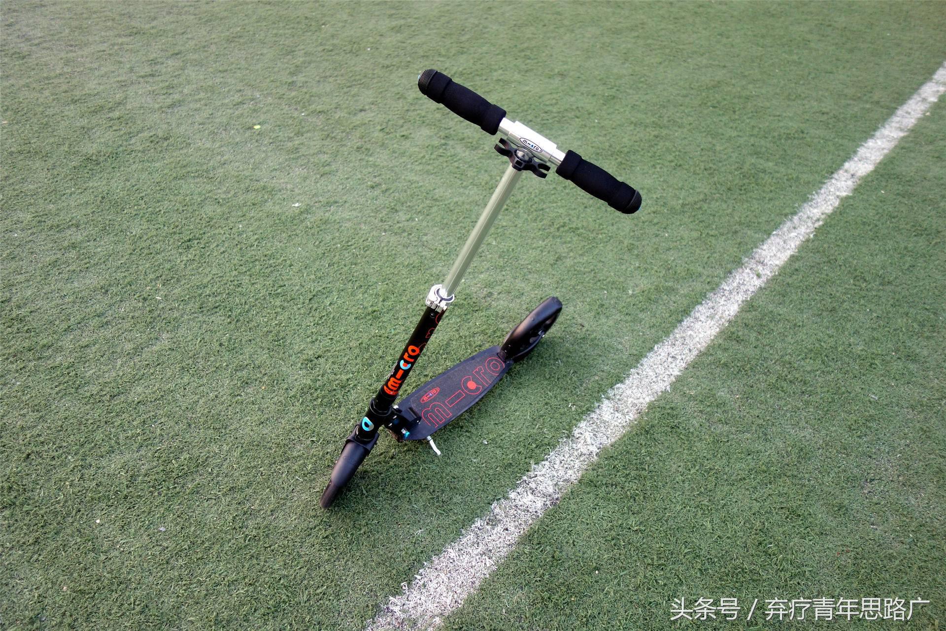 电动小型代步滑板车,高颜值电动代步滑板车