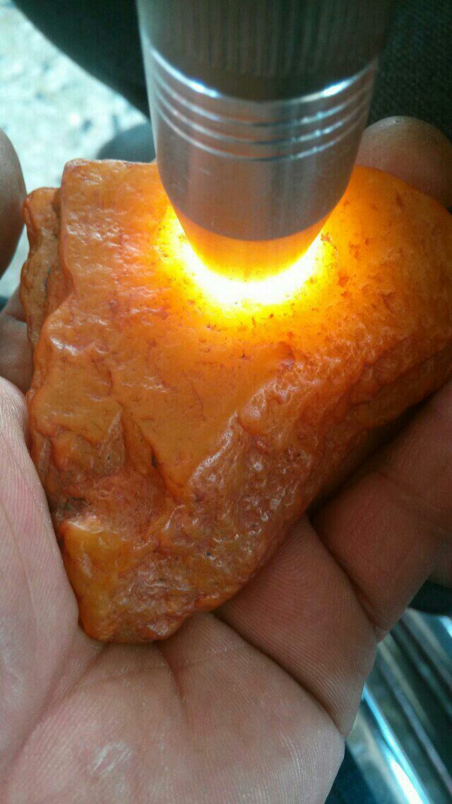 岫岩玉河磨和山料的区别,岫岩河磨玉属于和田玉吗