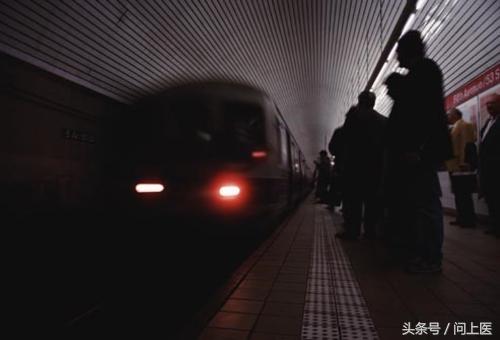 溃疡性结肠炎初期症状及治疗,溃疡性结肠炎症状最新治疗方法