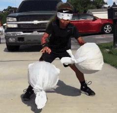 小女孩拥有第一双漂亮鞋子,七岁女孩球鞋