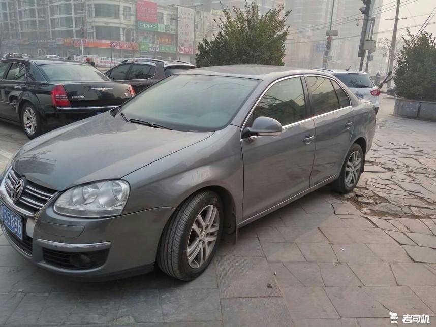 大众速腾2018款1.6自动舒适二手,大学毕业5万块买什么二手车