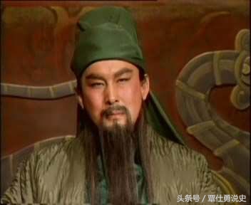 黄忠其实比关公年轻得多,关公对黄忠