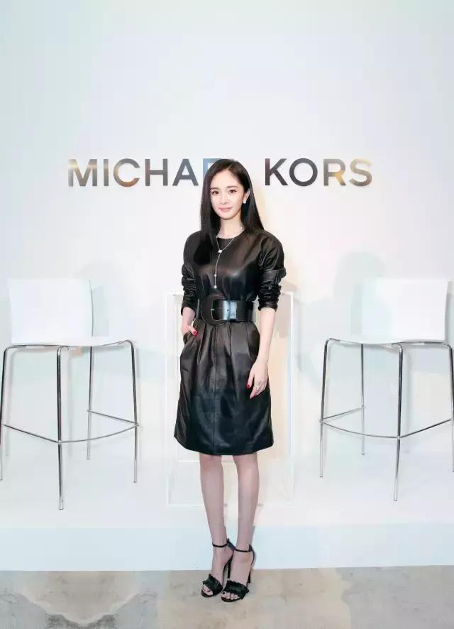 带货女王杨幂又出新花样了,杨幂私服带货