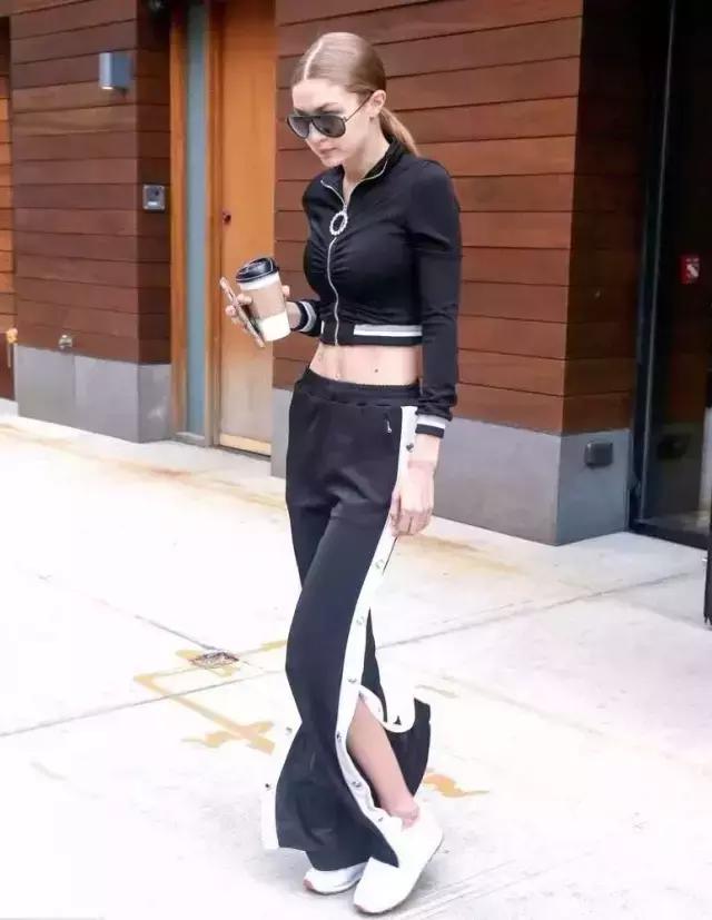 2021什么小白鞋经典又时尚女,小白鞋与运动鞋哪款比较时尚百搭