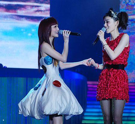 范玮琪被问张韶涵翻红,范玮琪张韶涵现在怎么样了