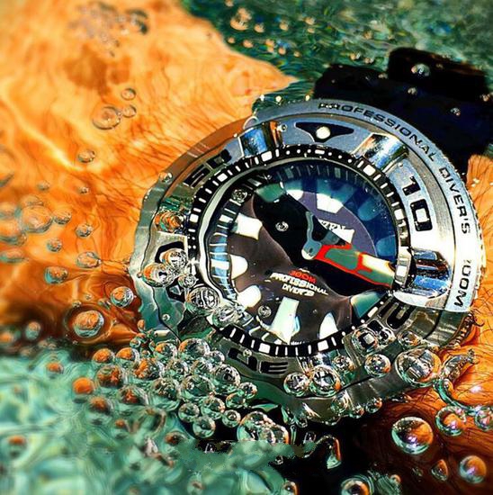 进水手表坏了怎么修,手表进水最快的方法怎么解决