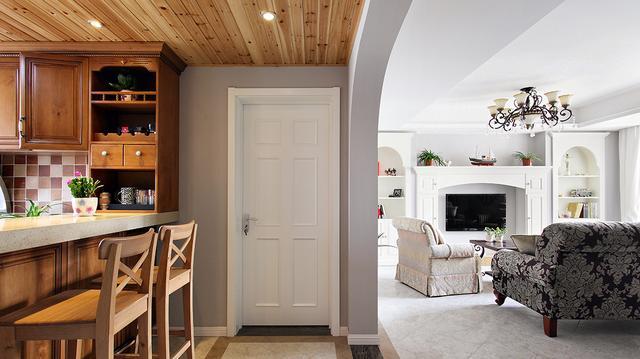 家里门吸坏了,房间门门吸装上面好吗