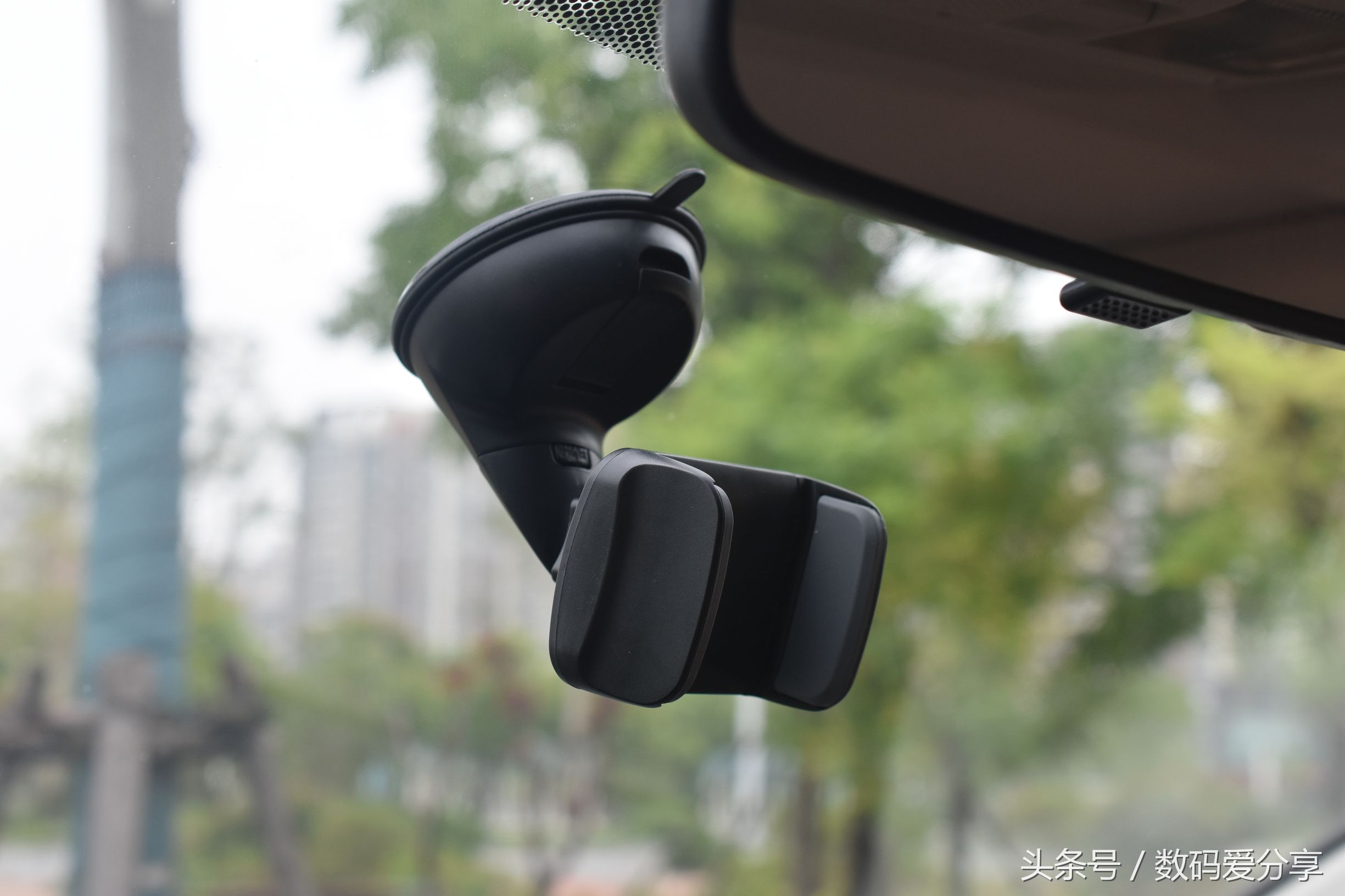 闲置的行车记录仪再利用,闲置手机改成车机系统行车记录仪