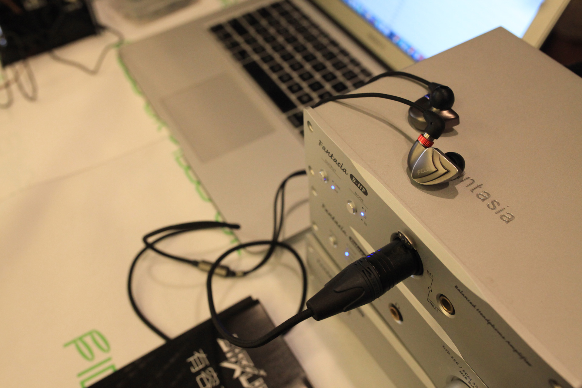 耳机不平衡,耳机音量均衡没有效果