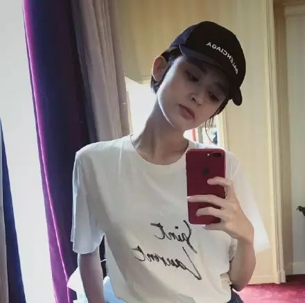 「怎么把你爸的帽子带出来了？真土」说这话的人才是真土鳖