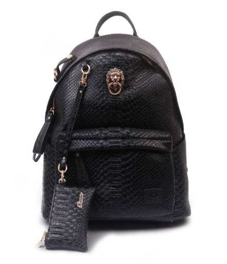 「怎么把你爸的帽子带出来了？真土」说这话的人才是真土鳖